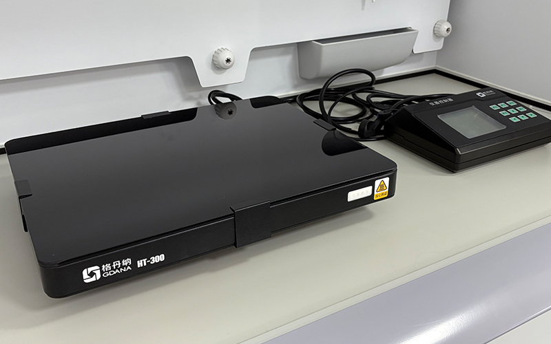 實(shí)驗(yàn)加熱板如何助力檢測機(jī)構(gòu)高效開展工作